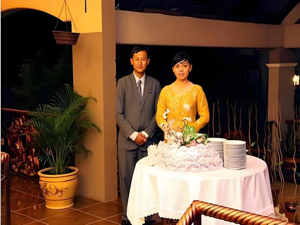 Patria Palace Hotel Blitar Exterior photo